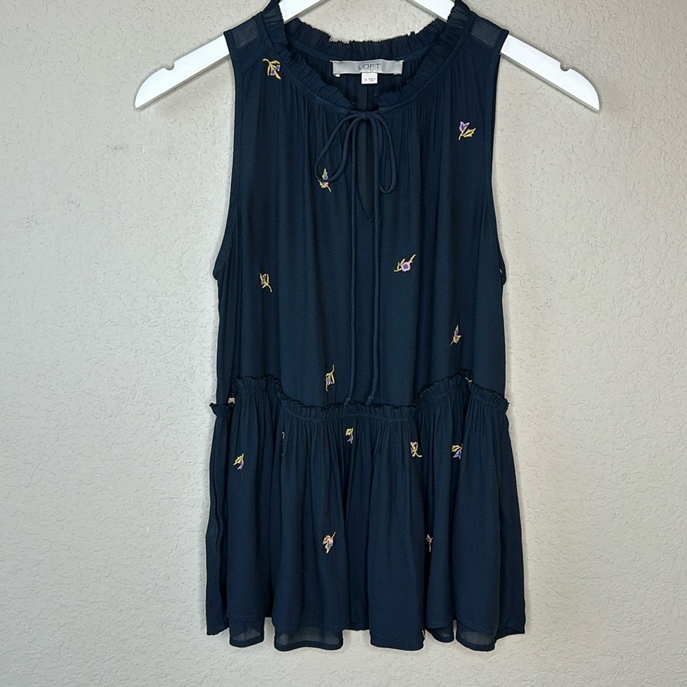 Loft Embroidered Camisole Top Size‎ Small